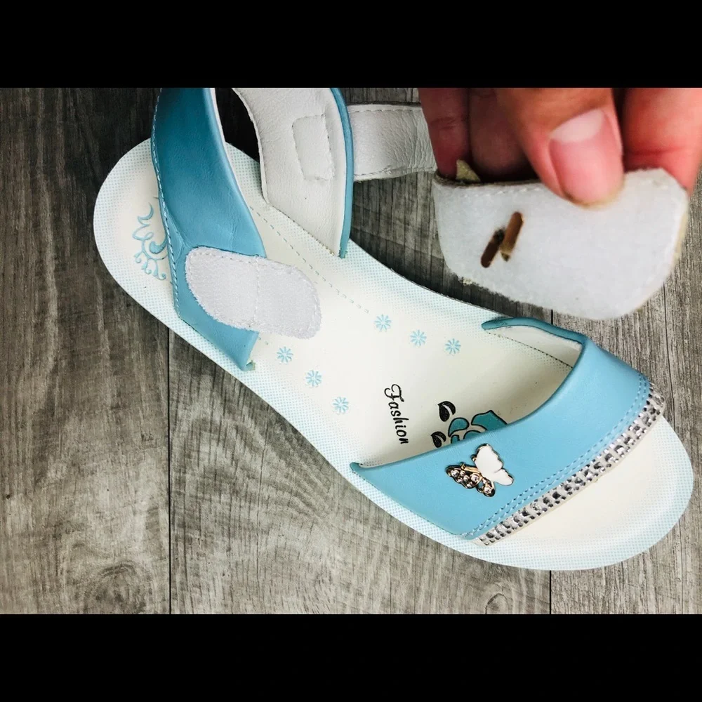 NWOT GIRLS  BLUE GLITTER STRAP BUTTERFLY SANDALS
